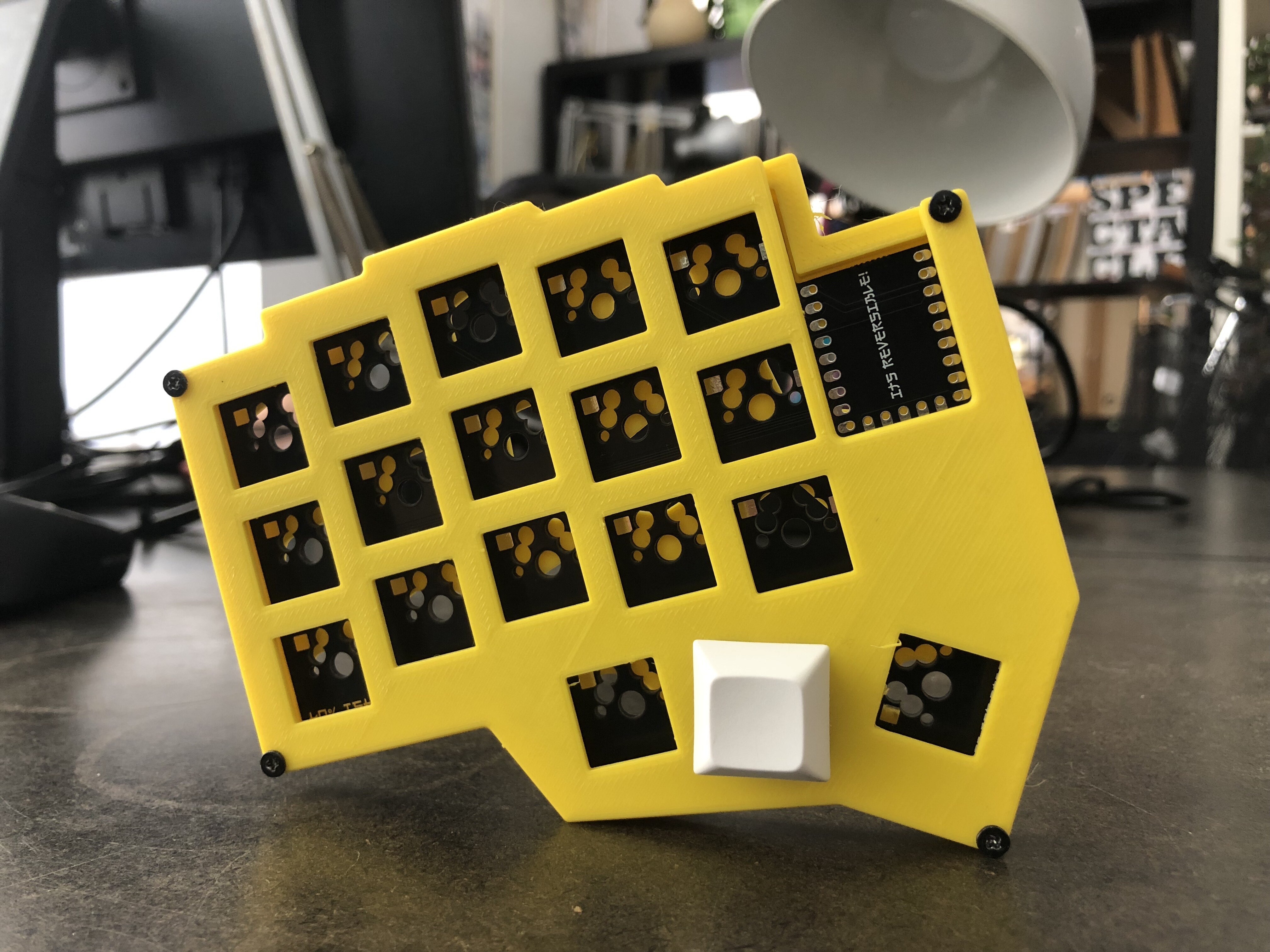 40%ish split keyboard Case & Code